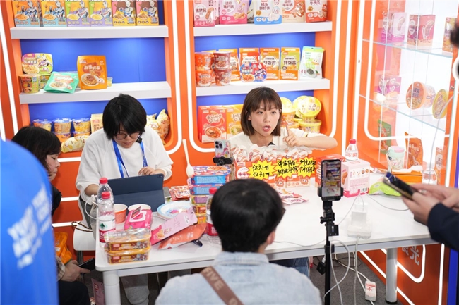 以创新力定义儿童餐食与速食意面新标杆开元棋牌怡芽闪耀2025成都糖酒会：(图2)