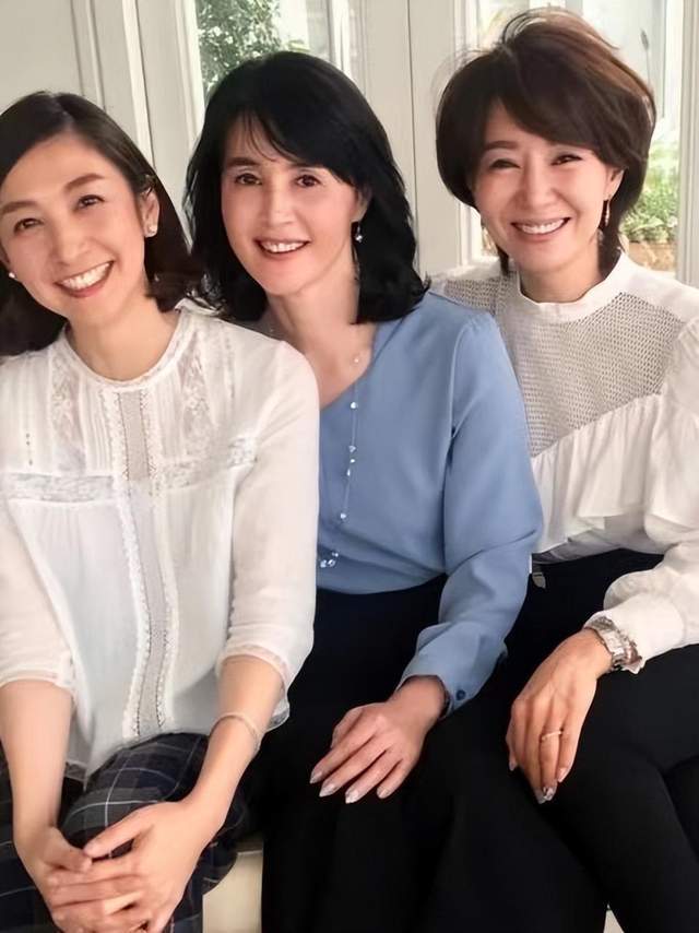 透了：那些看似的幸福全是硬撑出来的ky开元棋牌住日本主妇家一周我算看(图6)