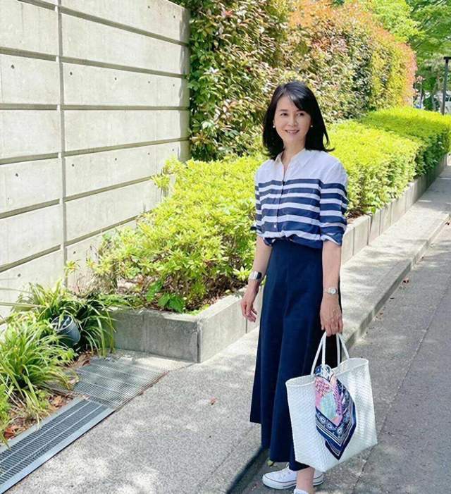 透了：那些看似的幸福全是硬撑出来的ky开元棋牌住日本主妇家一周我算看(图7)